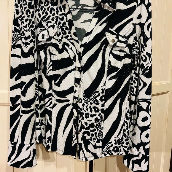 Large Cache Sequin Covered Western Style Shirt with Silver Colored Snaps - Picture 1 of 6